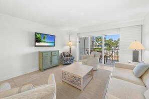 Appart'hôtel, 2 chambres | Coin séjour