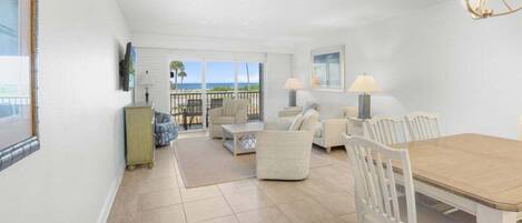 Appart'hôtel, 2 chambres | Coin séjour