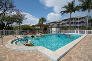 Pool - Beach Villas 2514 2 Bedroom Condo (Captiva)