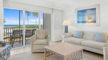 Condo, 2 Bedrooms | Living area