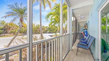 Condo, 2 Bedrooms | Property grounds