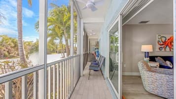 Condo, 2 Bedrooms | Interior