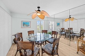 Condo, 3 phòng ngủ | Khu ăn uống