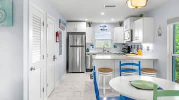 Condo, 2 Bedrooms | Private kitchen