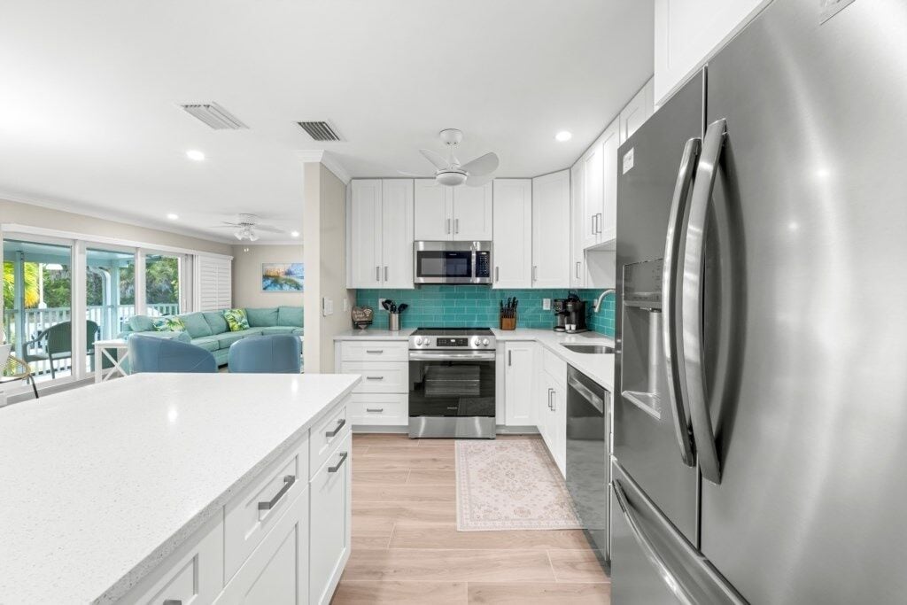 Condo, 2 Bedrooms | Private kitchen