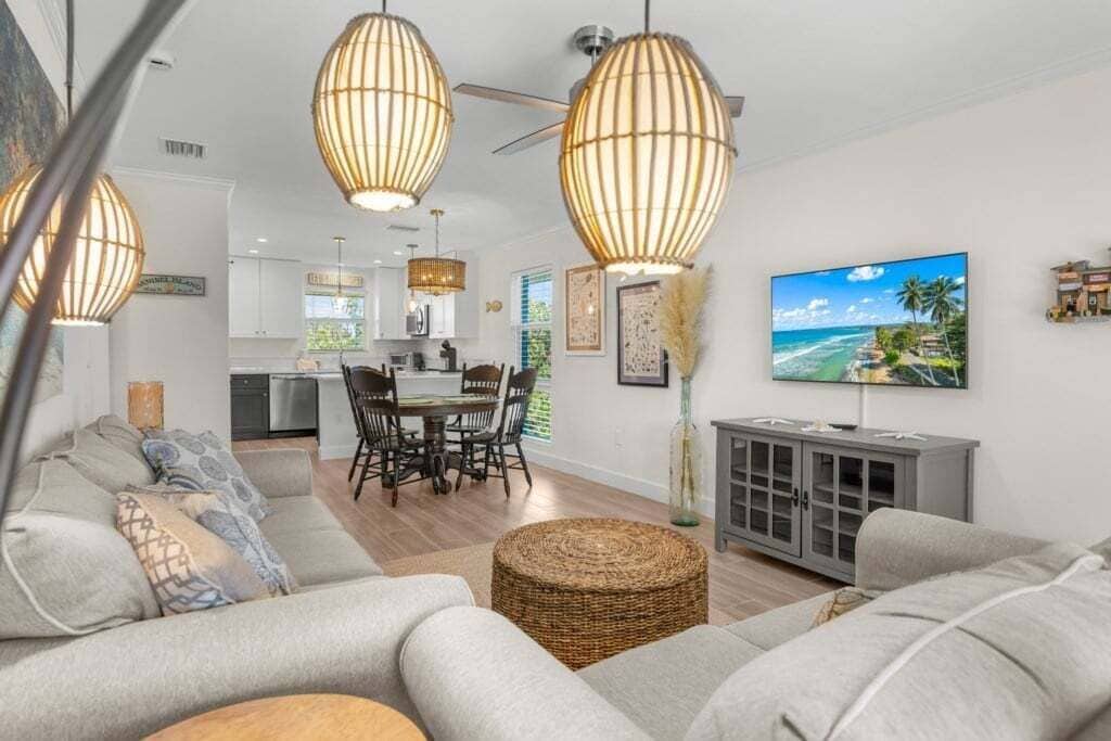 Condo, 2 Bedrooms | Living area