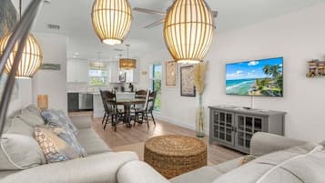 Condo, 2 Bedrooms | Living area