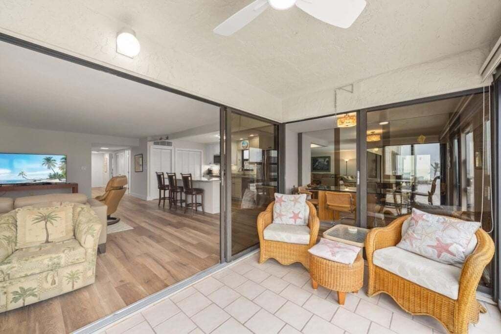 Condo, 2 Bedrooms | Living area