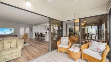 Condo, 2 Bedrooms | Living area