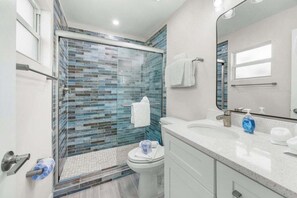 Bathroom - Seashells Unit 33 2 Bedroom Condo (Sanibel)