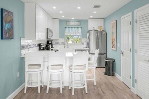 Condo, 2 Bedrooms | Private kitchen