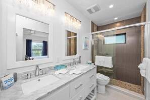 Condo, 3 Bedrooms | Bathroom - Coquina Beach 4f 3 Bedroom Condo (Sanibel)