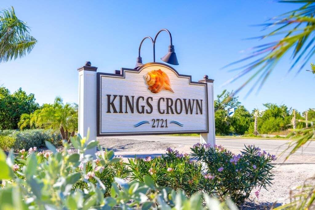 Skilt med 'Kings Crown' og nummer 2721.