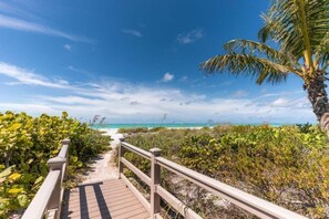 Beach - Kings Crown 110 2 Bedroom Condo (Sanibel)