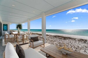 Casa, varias habitaciones | Restaurante al aire libre