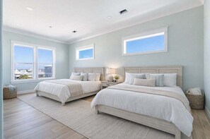11 bedrooms, iron/ironing board, free WiFi - The Grand Pearl 11 Bedroom Home (Pensacola Beach)