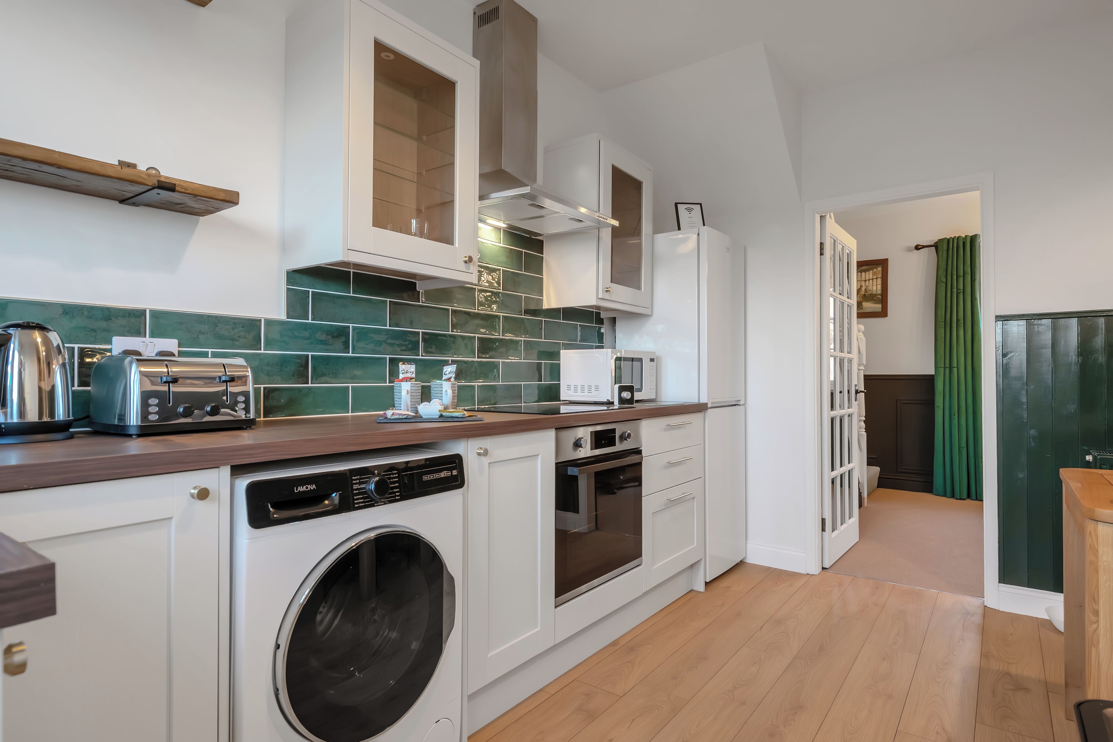 Cottage, 1 Bedroom, Non Smoking, Kitchen | Private kitchen | Full-size fridge, microwave, oven, stovetop