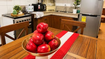 Villa, 4 Bedrooms | Private kitchen