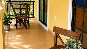 Villa, 4 Bedrooms | Living area