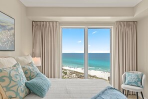2 bedrooms, free WiFi, bed sheets - June 21-24 Now Open*Golf Cart*Pool & Hot Tub* Tiki Bar*Beach Access* Kiddie Pool (Miramar Beach)