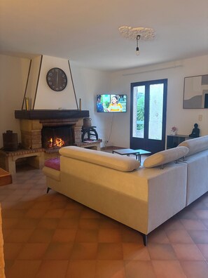 Living area - Villa Clim parking (Albitreccia)