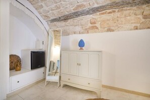 Interior - Abbesses Mitrate (Conversano)