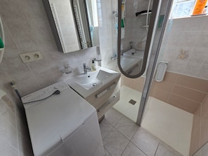 Bathroom - Cottage near beach, 4 ppl, private parking (La Tranche-sur-Mer)