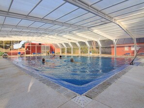 Pool - Bungalow in Marbella - Compact & Convenient (Marbella)
