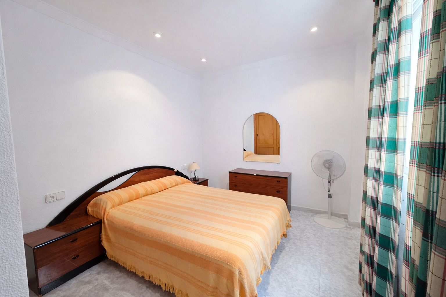 3 chambres, fer et planche à repasser, draps fournis