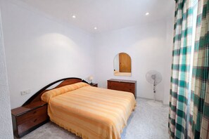 3 bedrooms, iron/ironing board, bed sheets - Apartamento sol de Conil (Conil de la Frontera)