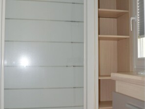 Interior - Cozy Mobile Home with Terrace, 2 Bedrooms (Junas)