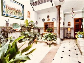 Interior - Charming 18th-century home in Granada, parking included (Granada)