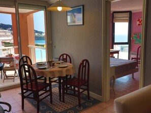 Dining - 2-room apartment, 4 people, sea view, pool & parking (Sète)