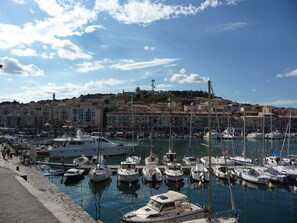 Marina - 2-room apartment, 4 people, sea view, pool & parking (Sète)