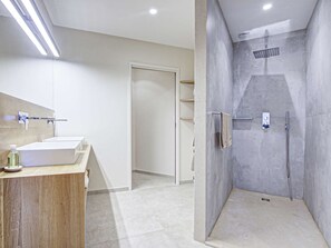 Bathroom - Exclusive Villa in Banyuls-sur-Mer - Comfort & Luxe (Banyuls-sur-Mer)