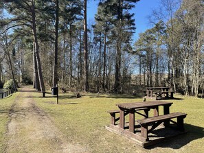 Outdoor dining - Woodburn Lodge (Newcastle-upon-Tyne)