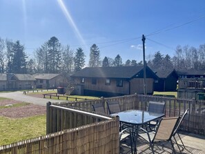 Outdoor dining - Woodburn Lodge (Newcastle-upon-Tyne)