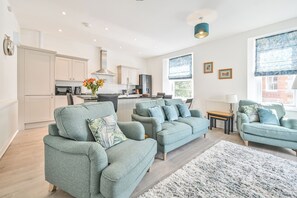 Living area - The Falstone Apartment (Torquay)