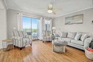 TV - Cozy 2-bedroom condo at Myrtle Beach Resort (Myrtle Beach)