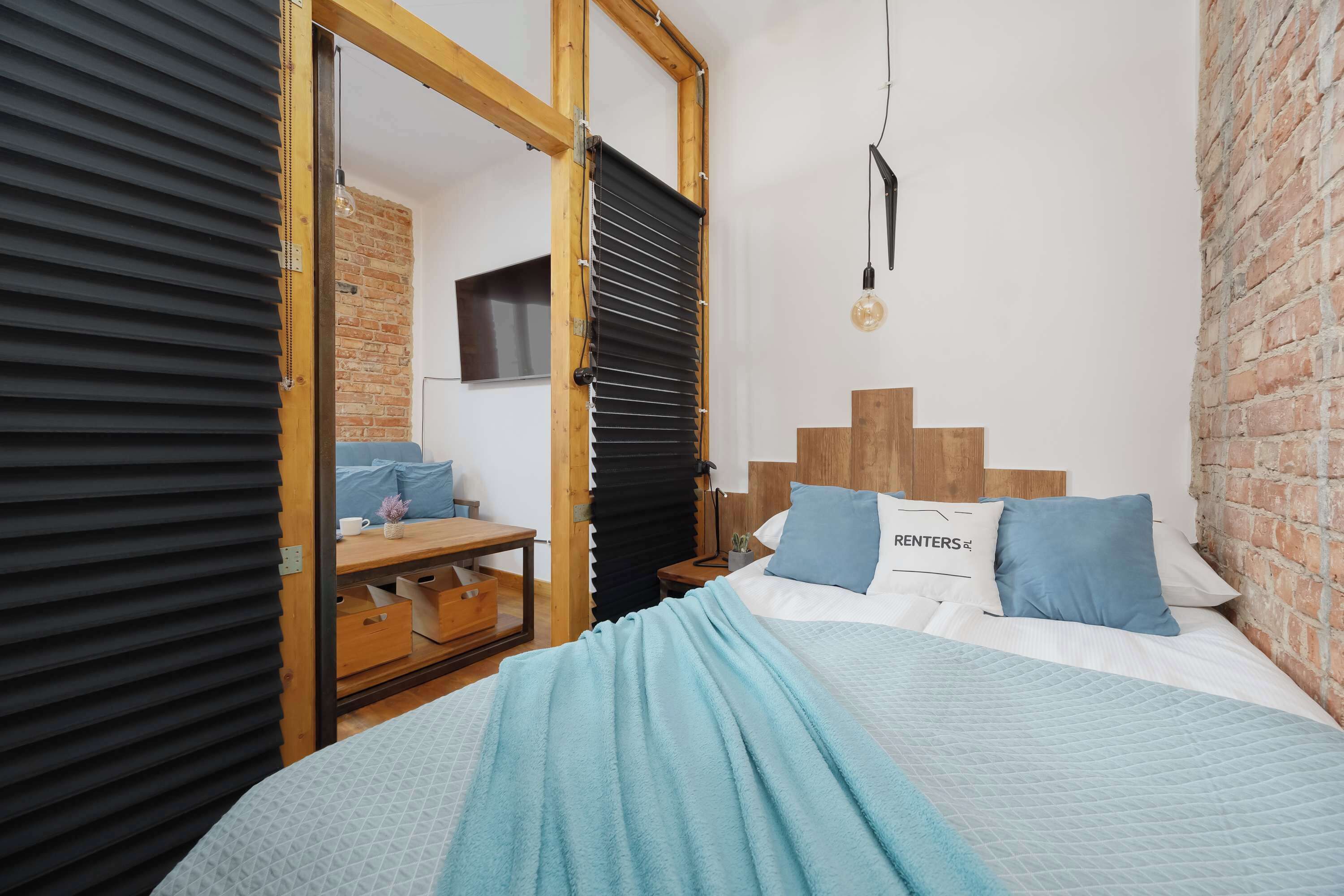 1 habitación, tabla de planchar con plancha, cuna de viaje y wifi 