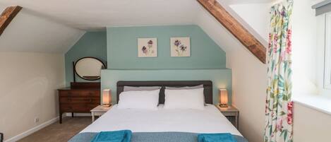 3 bedrooms, individually decorated, individually furnished, free WiFi