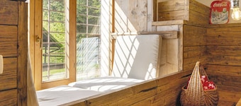 Chalet 'Baita Dal Bigolaro' with Mountain View, Private Garden and Balcony