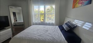 2 habitaciones, tabla de planchar con plancha, wifi y ropa de cama 