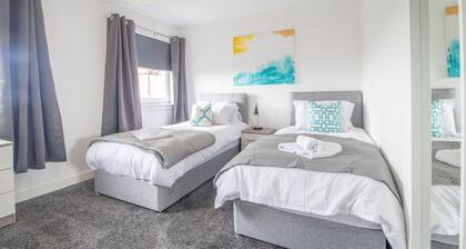 Mar Gardens - Modern 2 Bedroom Home