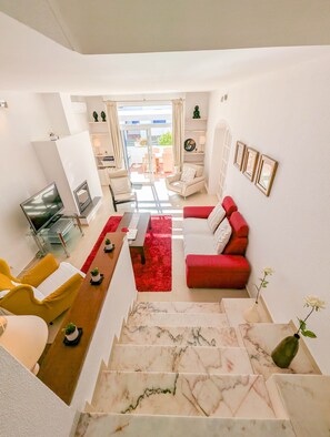 TV, fireplace, DVD player - Windmill Hill Apartment (Albufeira)