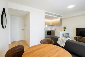 Interior - Modern Lisbon Balcony AND Pool by Homing (Lisbon)