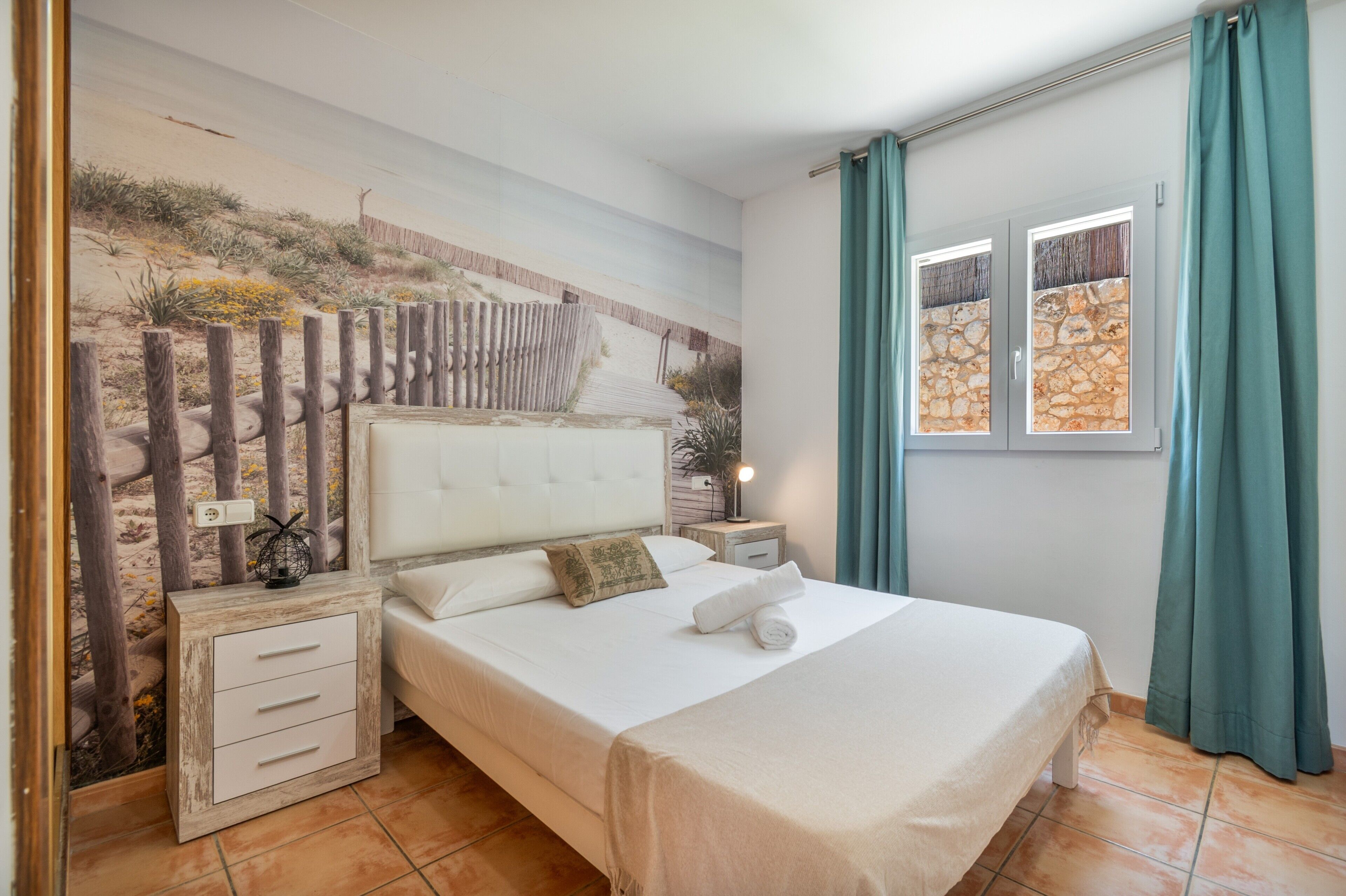3 slaapkamers, een strijkplank/strijkijzer, wifi, beddengoed