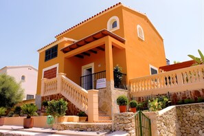 Exterior - Dream Villa with Private Pool in Cala Romántica (S'Estany d'en Mas) (Romàntica)