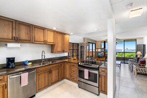 Fridge, microwave, oven, stovetop - Kona Pacific E734: Penthouse Corner unit, Best Ocean Views, AC, Walk to town (Kailua Kona)