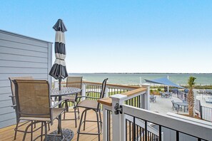 Outdoor dining - Beautiful, Pet Friendly, Waterfront Townhome at San De Luna #3! (Pensacola Beach)